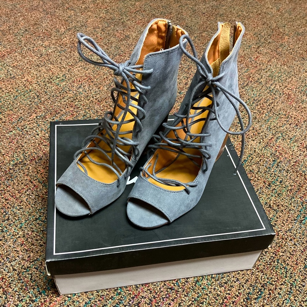 NWT Qupid Grey Suede Heels